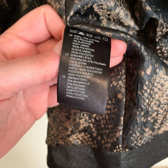 H&M Womens Size 4 Jacket Short Black Shimmer Silver Buttons Rock Preppy - Picture 8 of 9